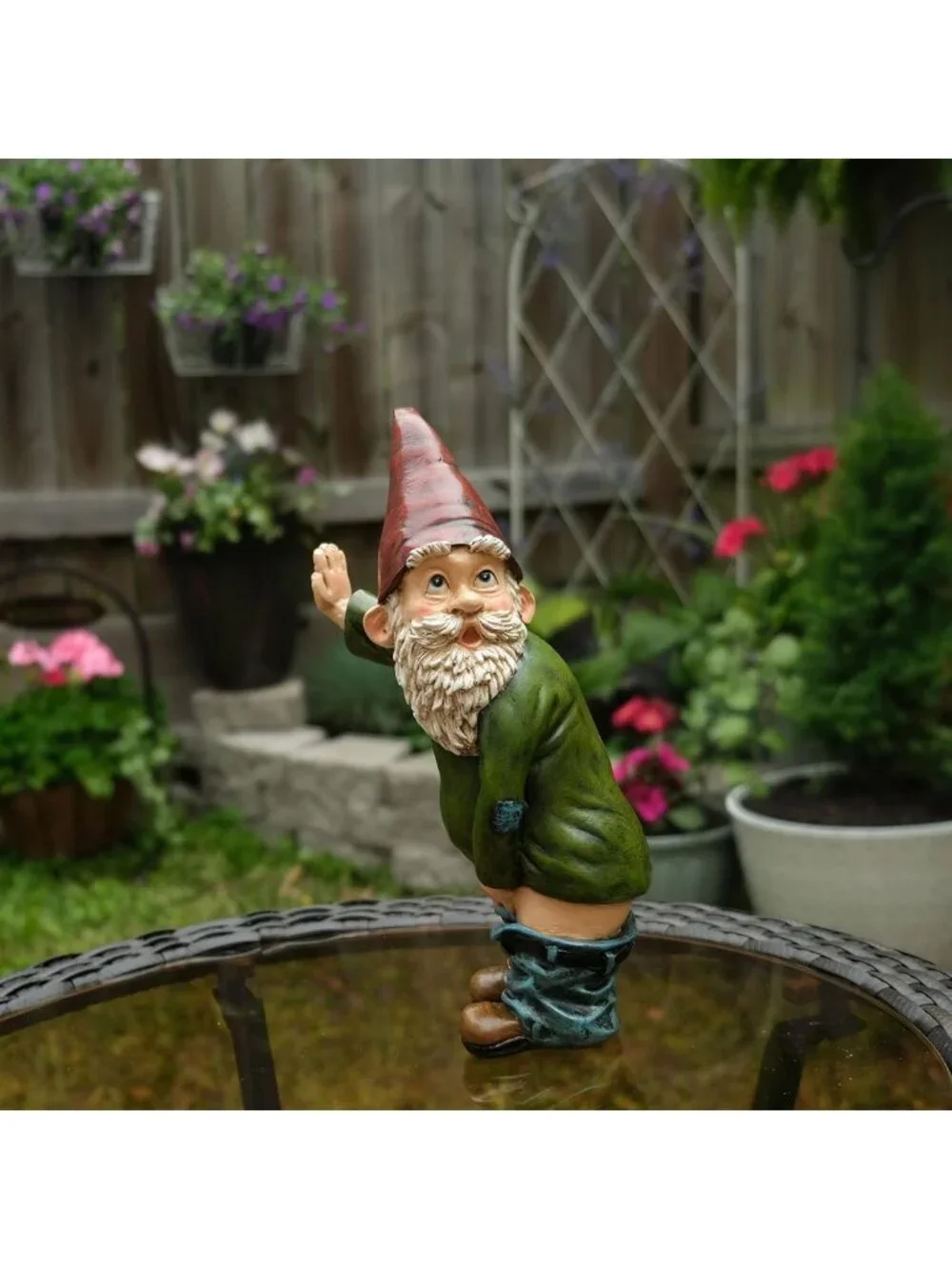 Funny Peeing Gnome Statue - 10.3